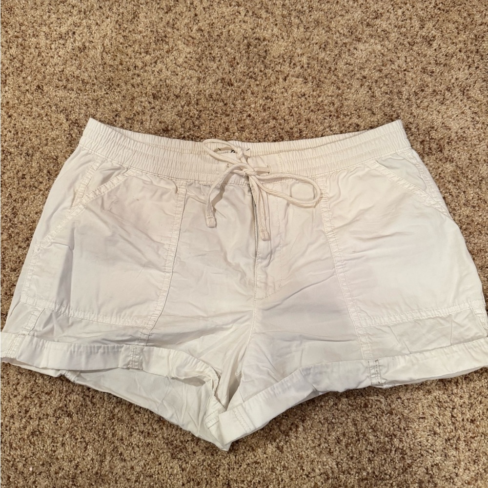 Lou & Grey Casual White Cargo Shorts
